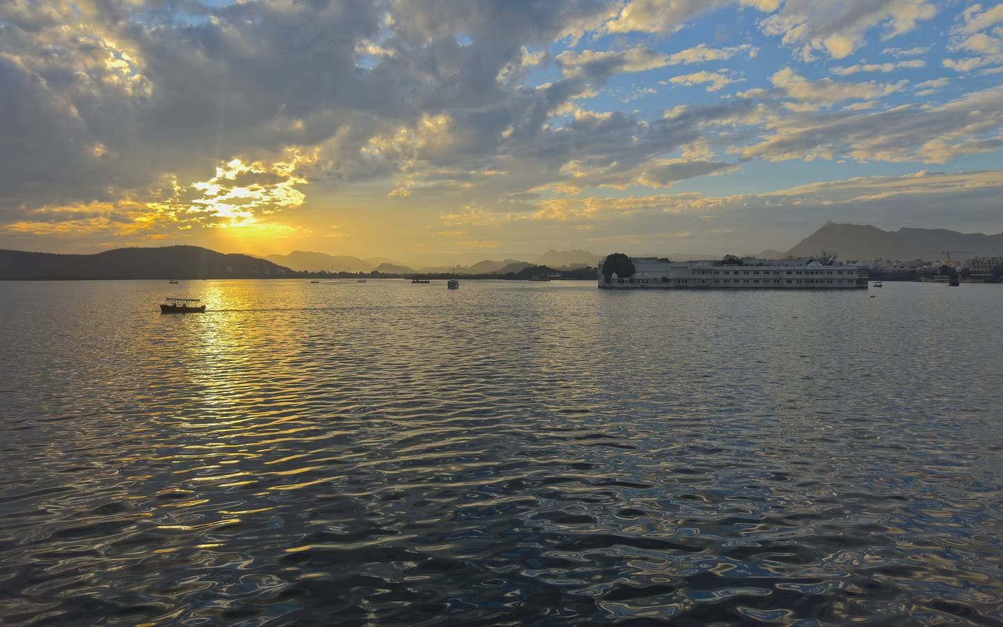 Lake Pichola at sunset, Udaipur